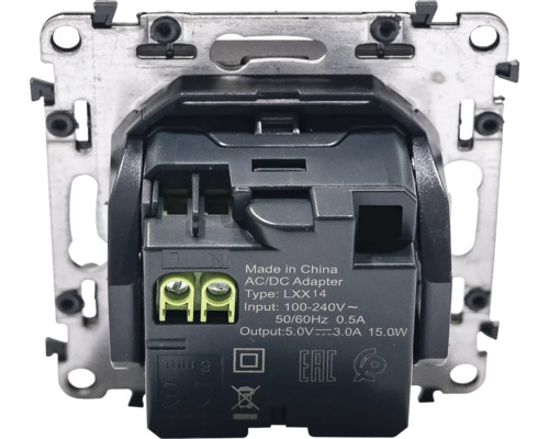 Vedere din spate a unui adaptor AC/DC cu placă de montaj