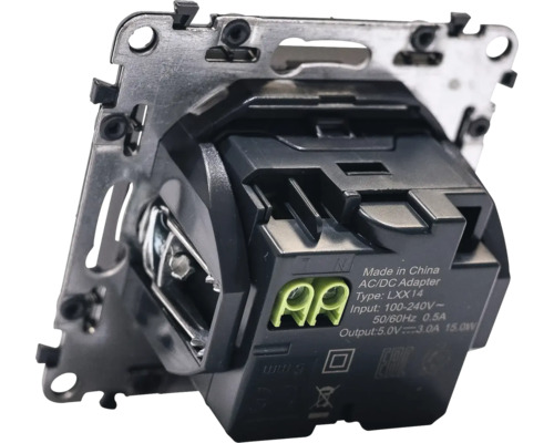 Vizualizare detaliată a unei prize cu adaptor