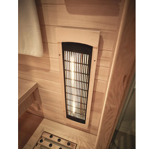 Prim-plan cu o saună cu radiator infraroșu