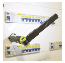 Lampă de inspecție EMOS cu două panouri de comutație în fundal