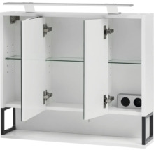 Dulap de oglindă alb deschis cu trei uși, rafturi de sticlă și prize