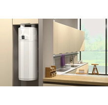 Boiler de apă caldă Tesy alb într-o bucătărie modernă.