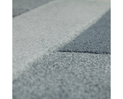 Prim-plan cu un covor cu model