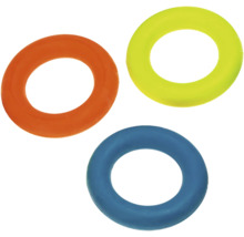 Trei inele de gimnastică din plastic