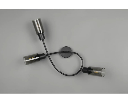 Lampa de perete cu trei brațe de lumină și abajururi