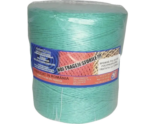O rolă de sfoară de legat verde din polipropilenă, tratată UV, cu o lungime de 1200 de metri.