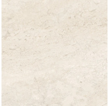 Prim-plan cu o placă de travertin