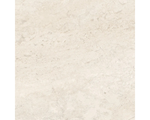 Prim-plan cu o placă de travertin