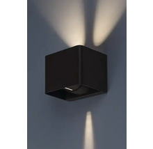 Lampă de perete cubică cu efecte de lumină pe perete