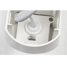 Detaliu cu soclu de lampă albă cu conexiune prin cablu