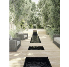 Exterior cu curs de apă și locuri de relaxare în grădină