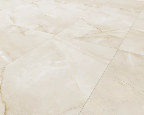 Podea acoperită cu plăci ceramice cu aspect de marmură