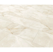 Plăci de pardoseală cu aspect de marmură montate