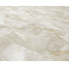 Suprafață de podea cu plăci dreptunghiulare cu aspect de marmură