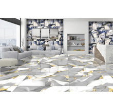 Cameră de zi luminoasă, cu gresie de marmură gri, canapea gri și design decorativ al pereților