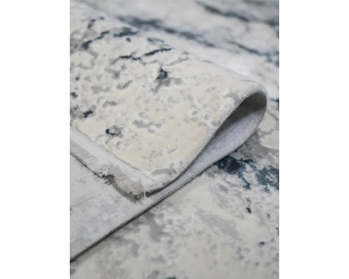 Covor cu model abstract