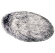 Covor oval cu aspect de blană