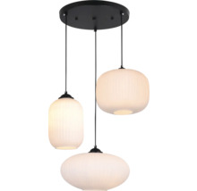 Lumină suspendată cu trei abajururi de forme diferite