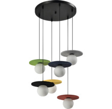 Lumină suspendată multicoloră cu abajururi rotunde și cinci becuri.