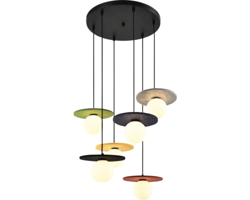 Lumină suspendată multicoloră cu abajururi rotunde și becuri