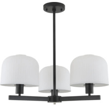 Lumină de tavan cu trei lămpi și abajururi