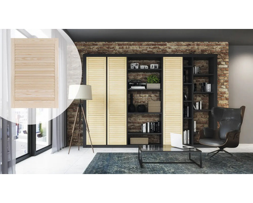 Ușă lamelară Classen pin 71,7x49,4 cm Scenă dintr-o sufragerie cu o bibliotecă mare cu uși glisante și un element separat de ușă glisantă