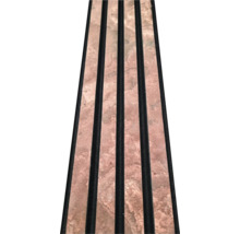 Panou acustic cu structură din lemn și dungi negre