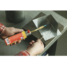 Lampă de lipit în timpul lipirii metalului