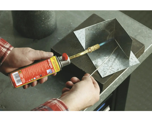 Lampă de lipit în timpul lipirii metalului