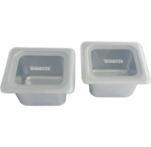 Două recipiente din plastic cu logo-ul TENNEKER