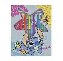 Set de markere cu motivul Stitch într-un ambalaj decorativ.