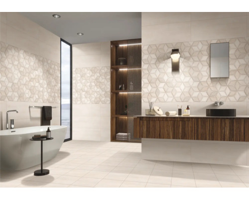 Baie luminoasă cu cadă, lavoar și gresie