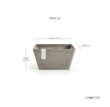 Ghiveci Ecopots Berlin 30 cu dimensiunile lungime 31,2 centimetri, adâncime 31,2 centimetri, înălțime 15,7 centimetri și 10 litri.