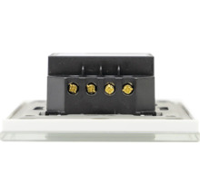 Vizualizare detaliată a unei inserții de comutare cu contacte cu șurub