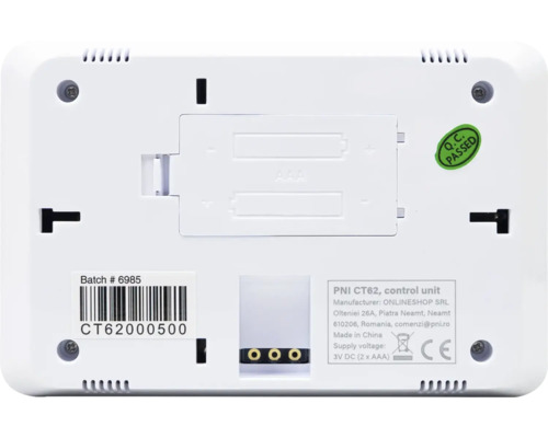 Spatele unității de control PNI CT62 cu compartiment pentru baterii și sigiliul de calitate Q.C. Passed.
