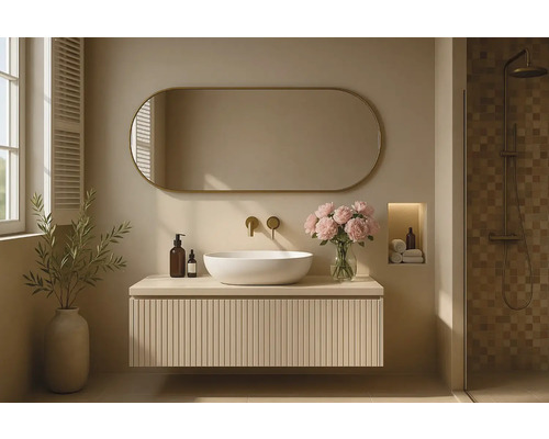 Baie cu chiuvetă, oglindă și duș