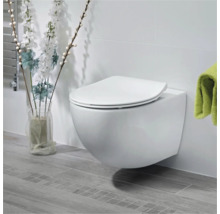 Toaletă suspendată cu capac în baie luminoasă.