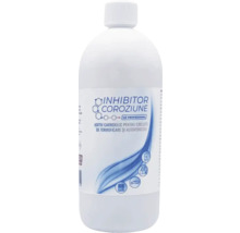 Inhibitor de coroziune pentru circuite de termoficare și autovehicule în flacon de plastic.