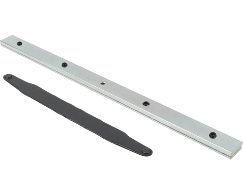 Bandă magnetică din metal argintiu cu cinci magneți rotunzi și o placă metalică neagră.