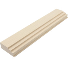 Baghetă profilată din lemn masiv deschis cu trei trepte.