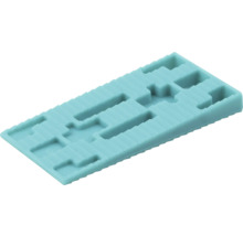 Cală de vitrare dreptunghiulară din plastic cu decupaje pentru montarea precisă a ferestrelor și nivelare.