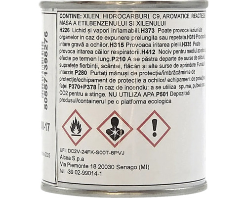 Simboluri de pericol pentru inflamabil, pericol pentru sănătate și iritant pe un ambalaj de produs cu instrucțiuni de siguranță.