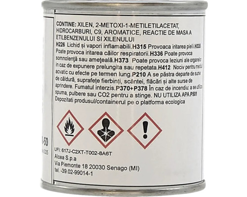 Etichetă de produs pe o doză metalică cu simboluri de pericol pentru inflamabilitate, pericol pentru sănătate, avertisment și instrucțiuni de siguranță.