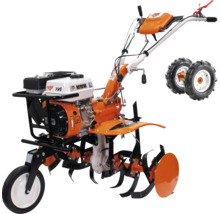 Motocultor cu lame de frezare și roți