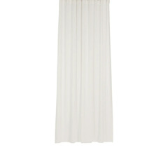 Perdea albă pentru decorarea ferestrelor