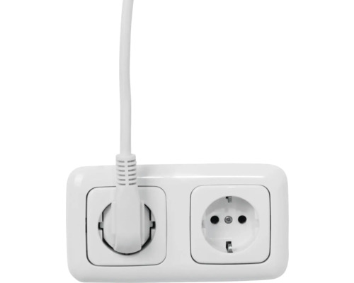 Priză dublă cu ștecher introdus