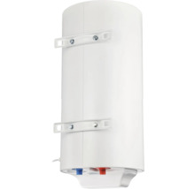 Boiler electric cilindric alb cu suporturi de perete și conexiuni de apă rece și caldă codificate prin culori.