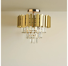 Lumină de plafon cu elemente metalice aurii și pandantive de cristal