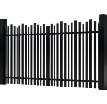 Gard metalic cu bare verticale și stâlpi