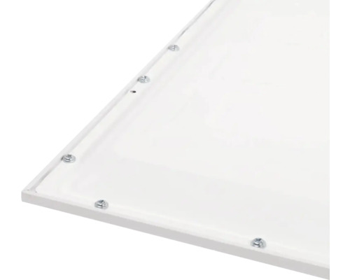 Prim-plan cu panou LED alb cu șuruburi